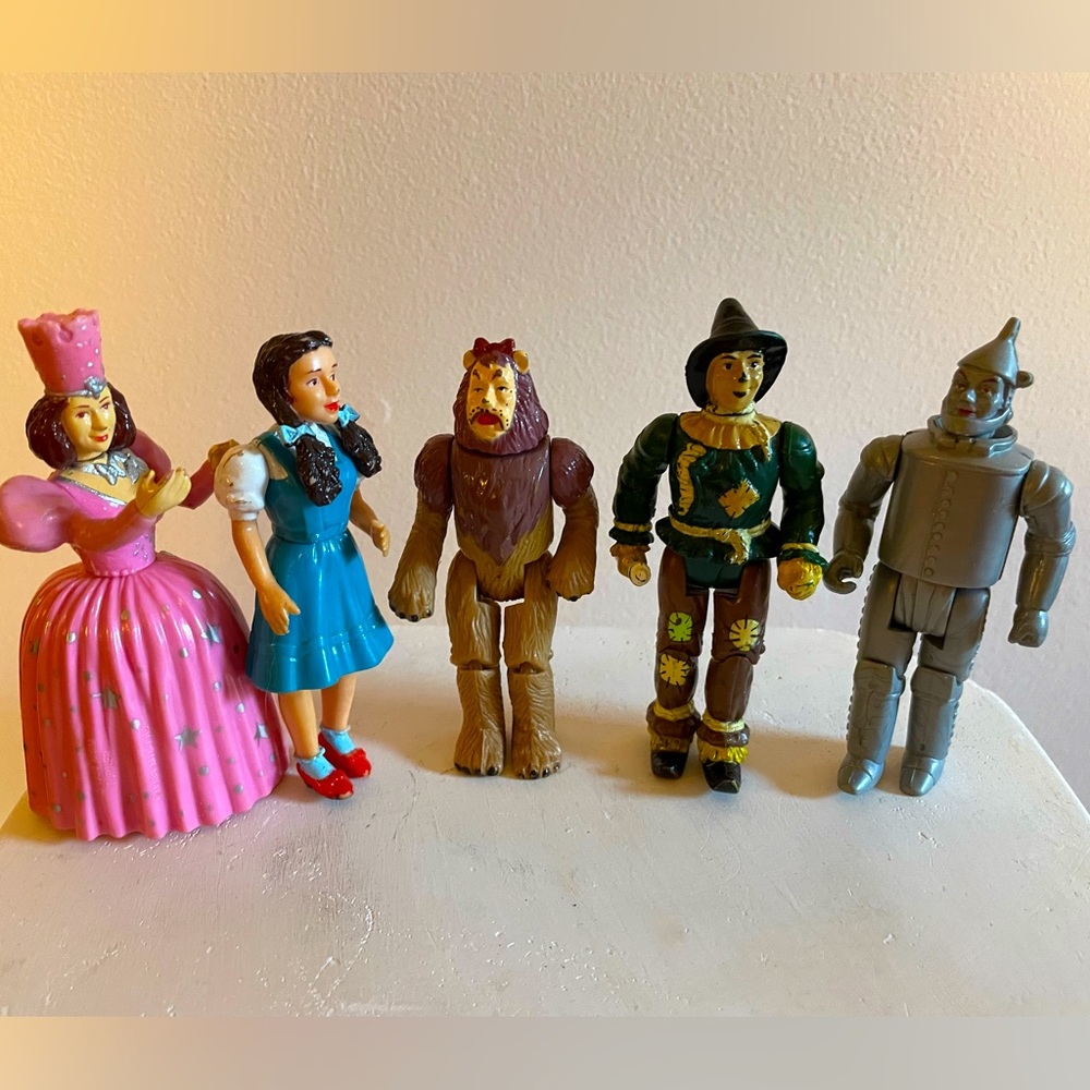 Wizard of Oz Wicked pose figures Dorothy Tin Man Scarecrow Glinda Cowardly Lion